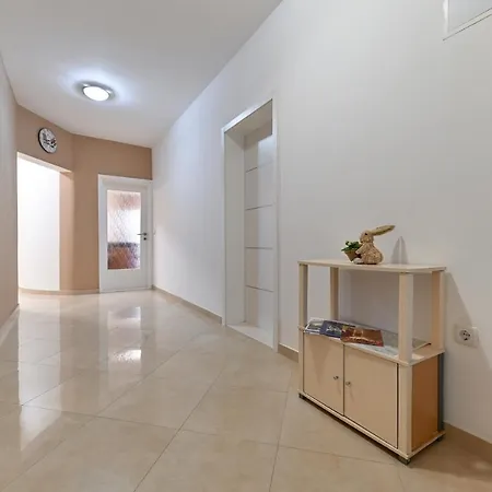 Family Friendly House With A Swimming Pool Vrana, Biograd - 21828 Feriehus *
