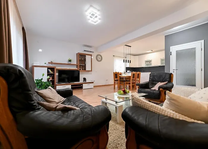 Family Friendly House With A Swimming Pool Vrana, Biograd - 21828 بيت للعطل *