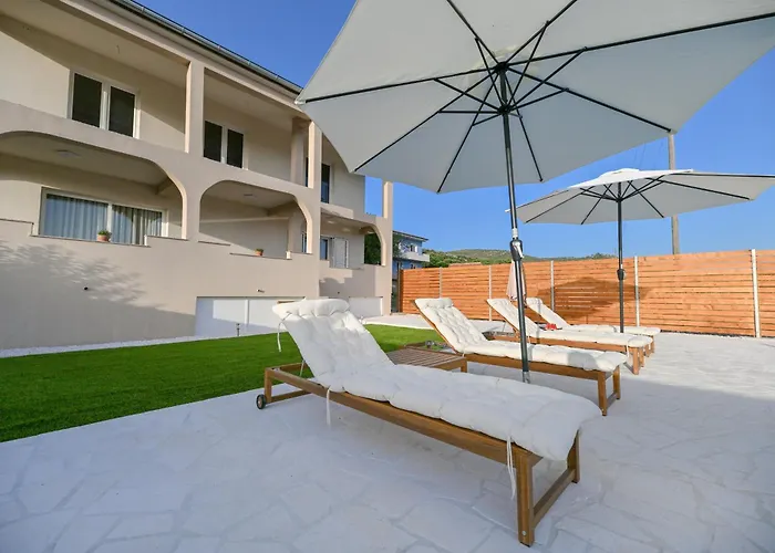 Family Friendly House With A Swimming Pool Vrana, Biograd - 21828 بيت للعطل باكوشتاني